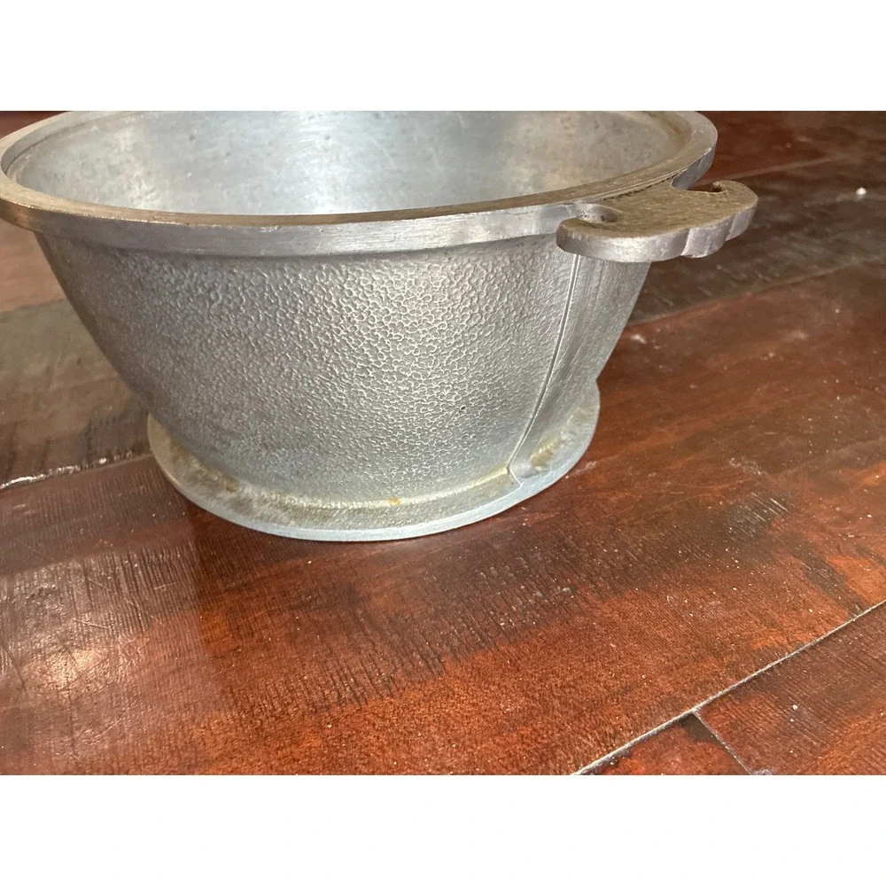 Vintage Guardian Service 2 Quart Casserole Kitchenware 9.5